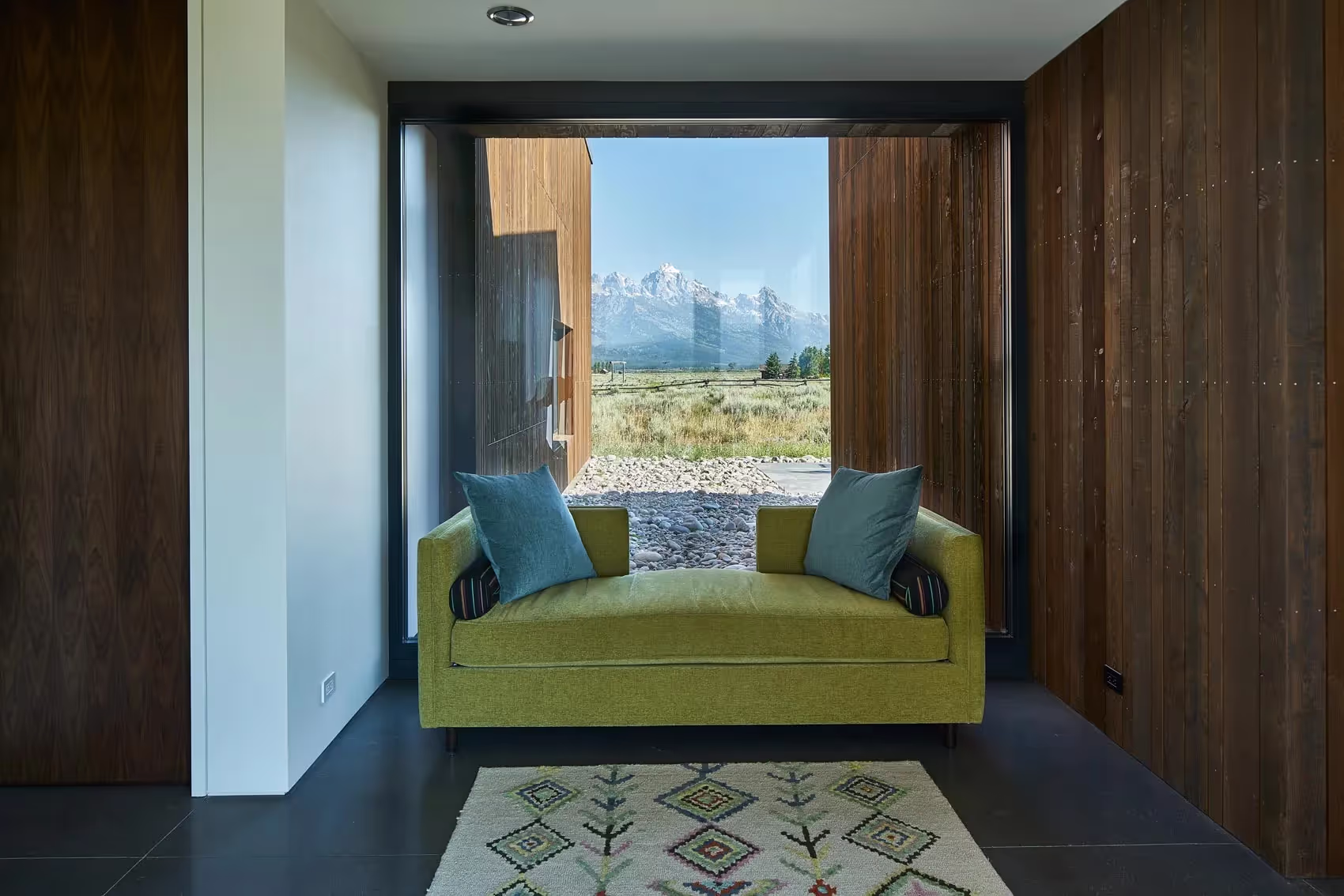 Zola fixed windows with a panoramic view